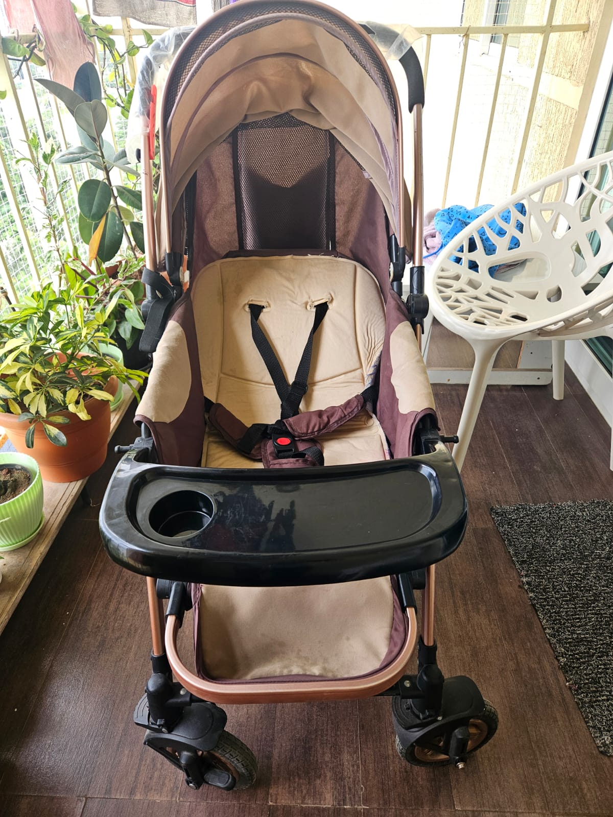 Huny Huny Reversable Handle Pram/Stroller | Gently Loved, 2022