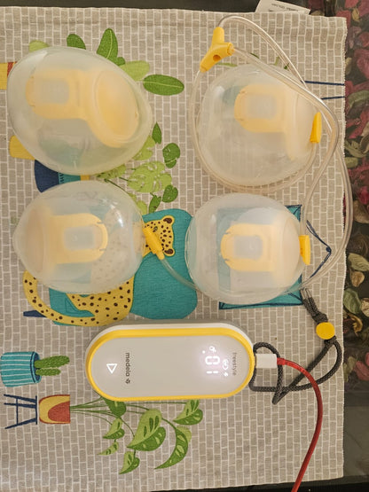 Medela Freestyle Hands-Free Double Electric Breast Pump with Wearable Cups
