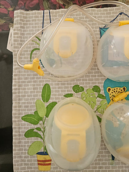 Medela Freestyle Hands-Free Double Electric Breast Pump with Wearable Cups