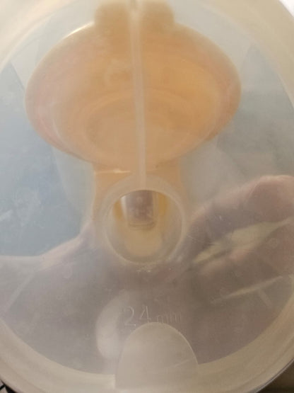 Medela Freestyle Hands-Free Double Electric Breast Pump with Wearable Cups