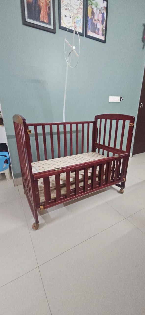 Babyhug C-50 Baby Cot With Mattress