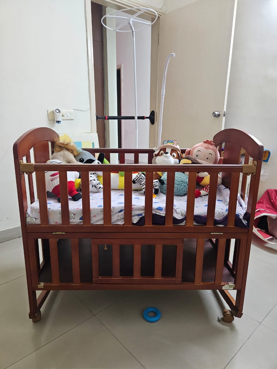 Babyhug Florence 3-in-1 Rocking Cot