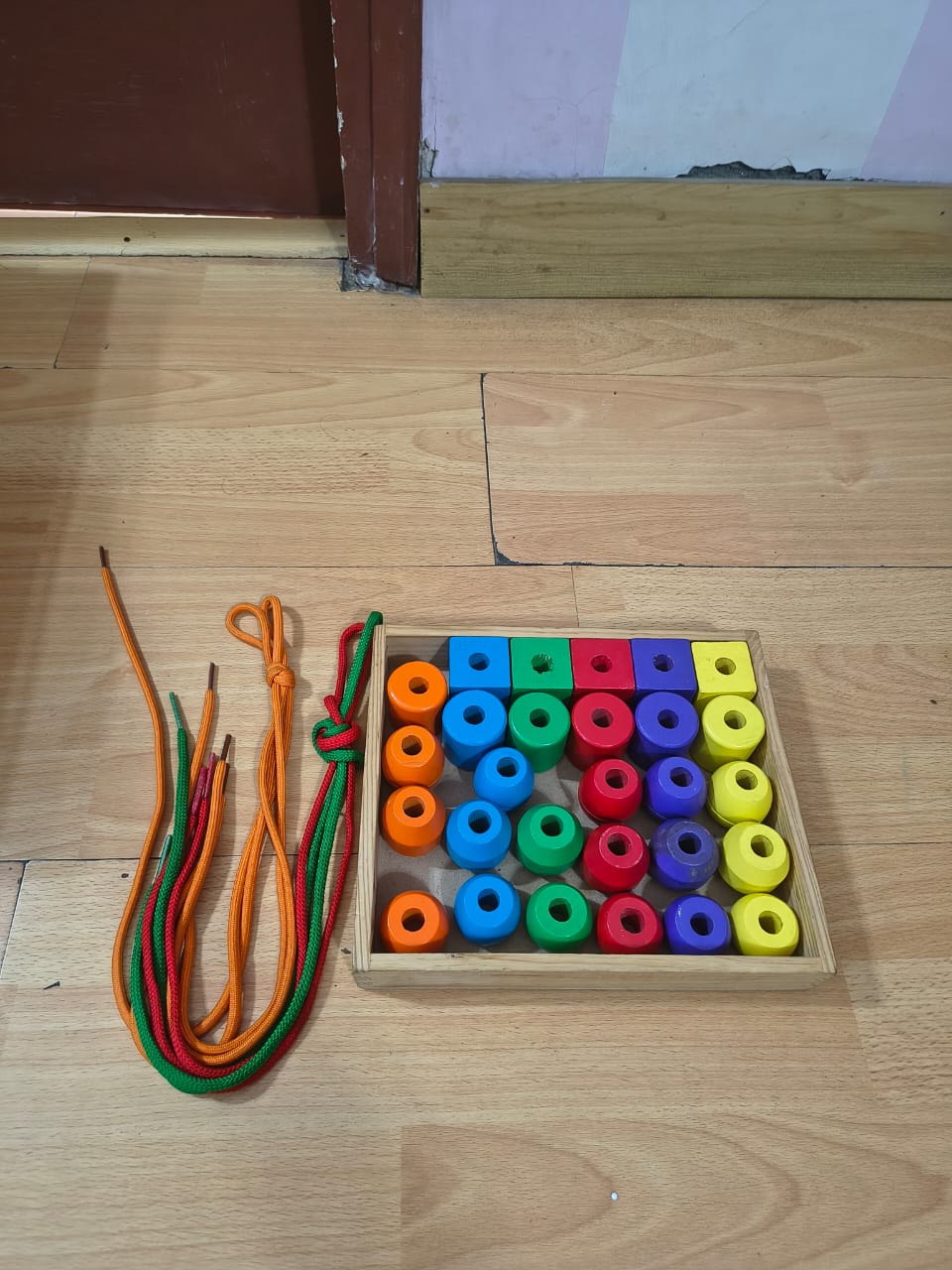 Melissa & Doug Building Block Primary Lacing Beads