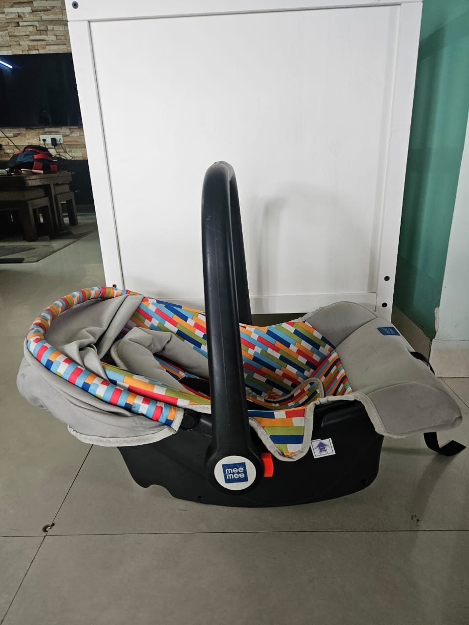 Mee Mee Cozy Baby Carry Cot Cum Car Seat