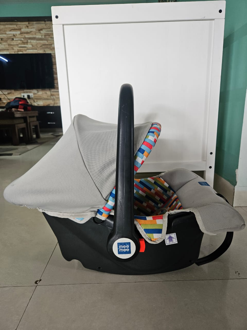 Mee Mee Cozy Baby Carry Cot Cum Car Seat