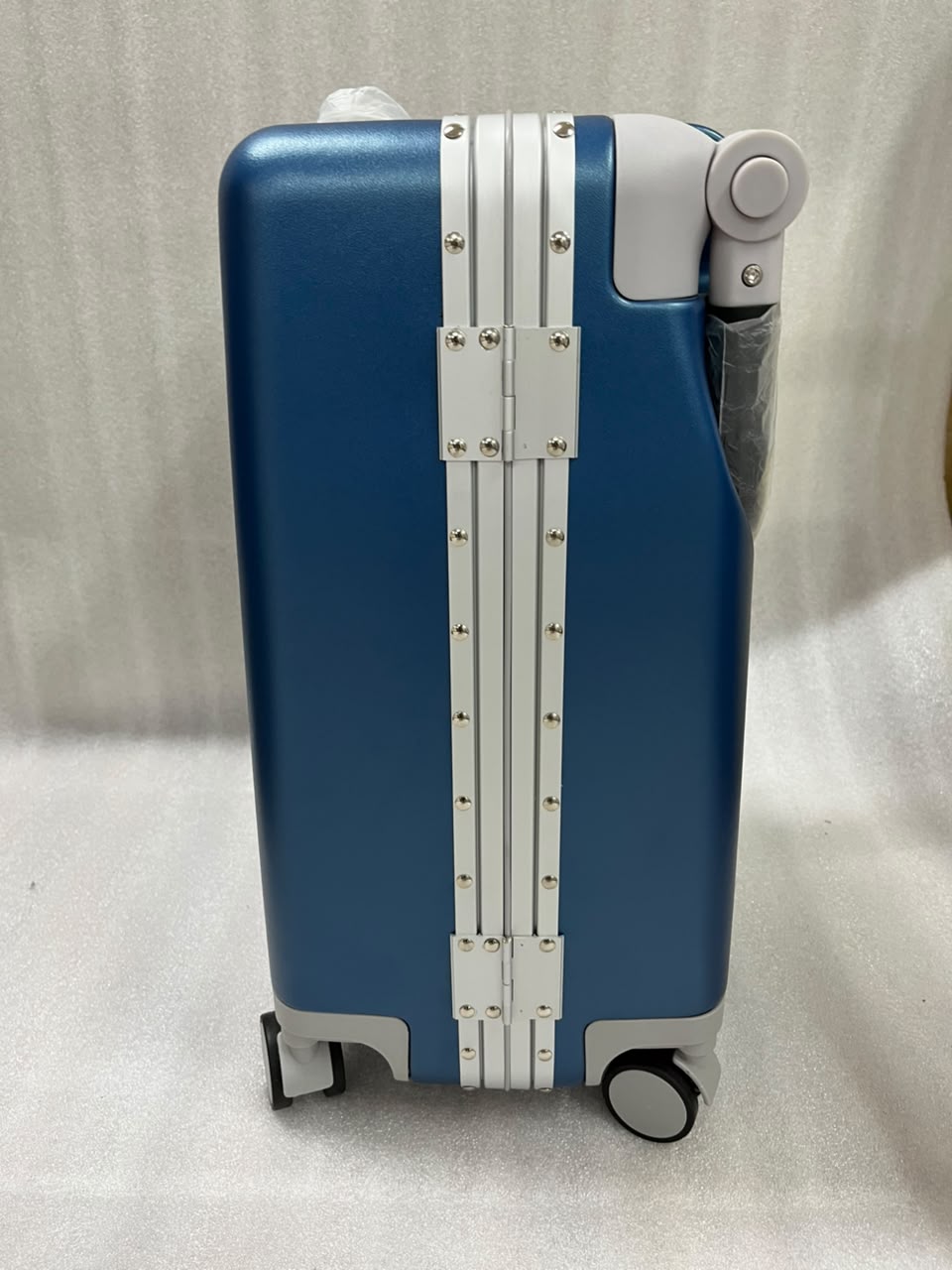 Butt Baby Sit n Go Baby Suitcase ( Refurbished ) - Limited Stock
