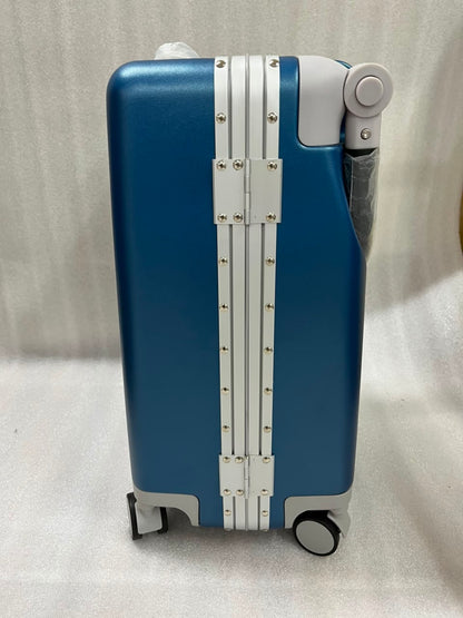 Butt Baby Sit n Go Baby Suitcase ( Refurbished ) - Limited Stock