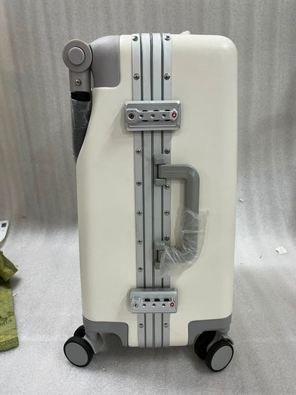 Butt Baby Sit n Go Baby Suitcase ( Refurbished ) - Limited Stock