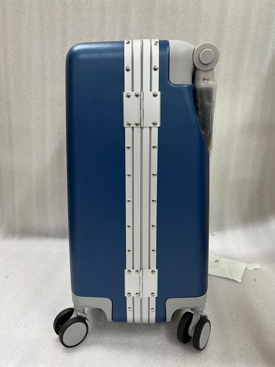 Butt Baby Sit n Go Baby Suitcase ( Refurbished ) - Limited Stock