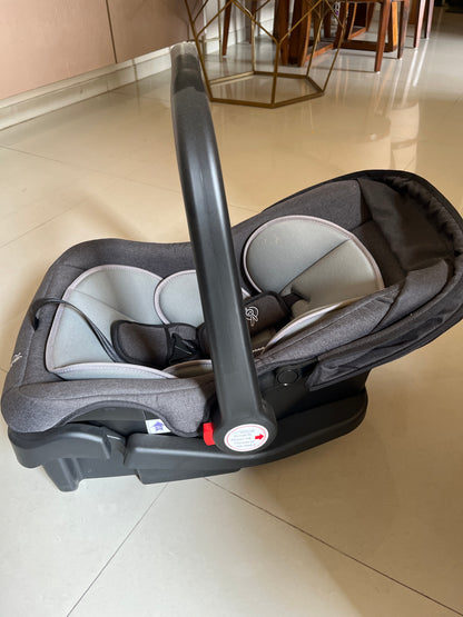 R for Rabbit Picaboo Grand 4in1 with Base Carry Cot