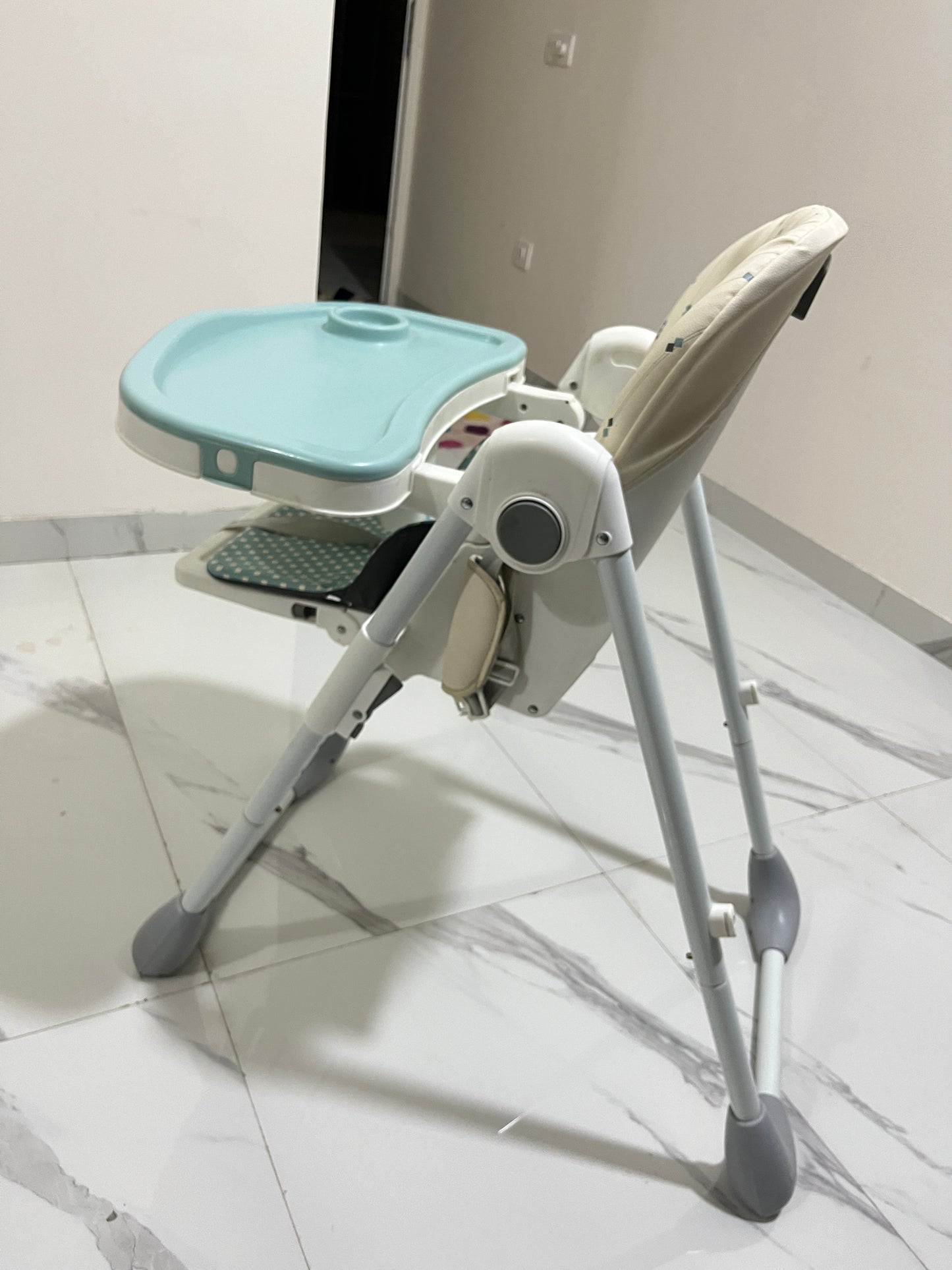 R for Rabbit Marshmallow Lite High Chair