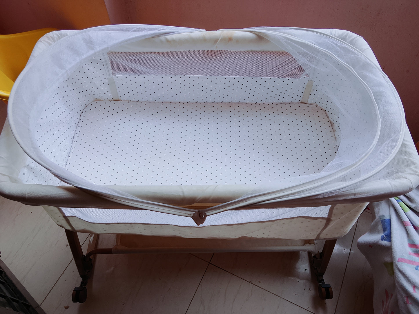 Star and Daisy Baby Cradle