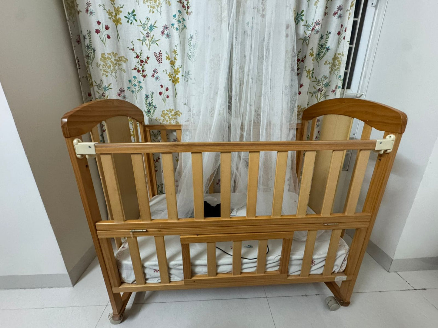 BabyHug Cot with Mattress