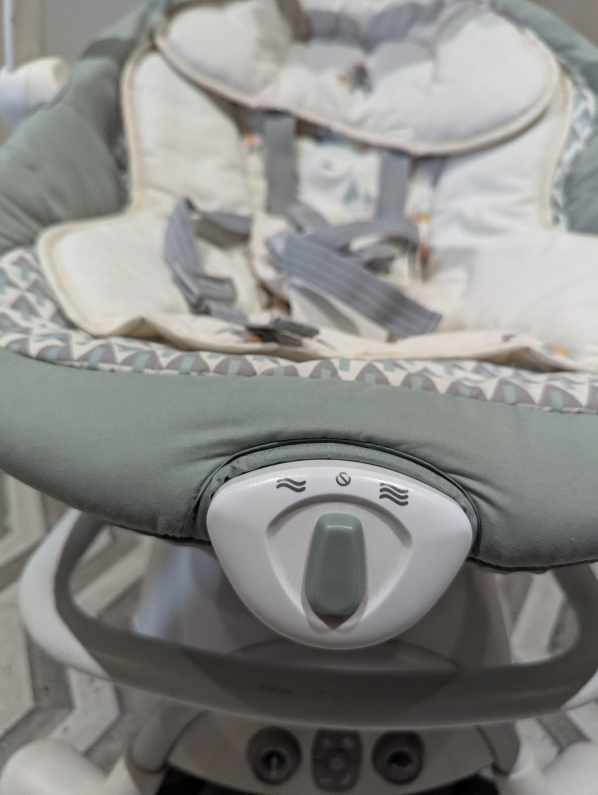 Joie	Meet Sansa 2 in 1 Portable Swing & Rocker