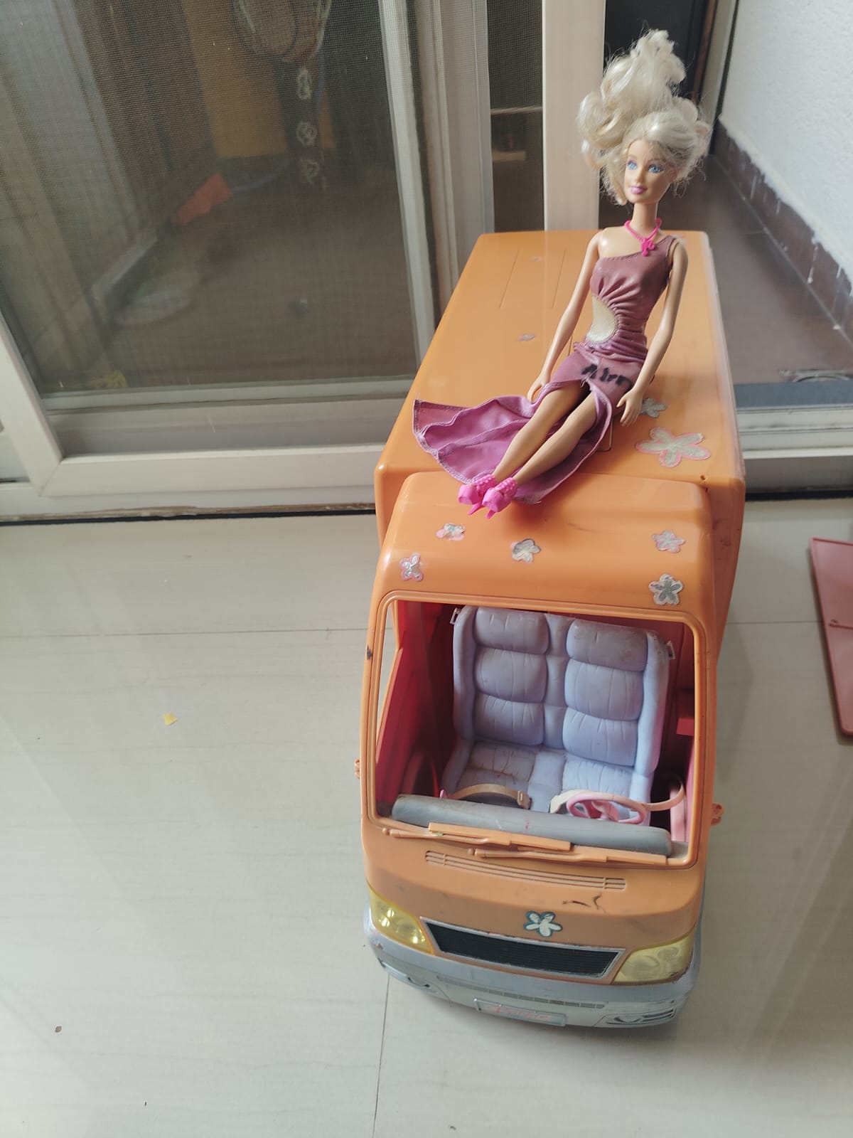 2006 Mattel Barbie Hot Tub Party Bus - Motor Home Camper RV