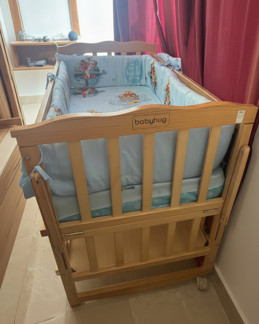 Babyhug baby cot with accessories