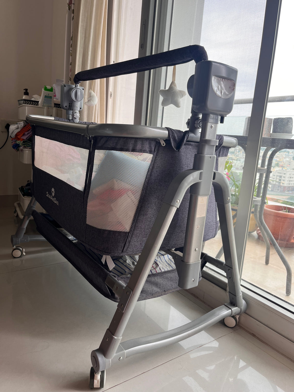Star and Daisy Electric Baby Cot