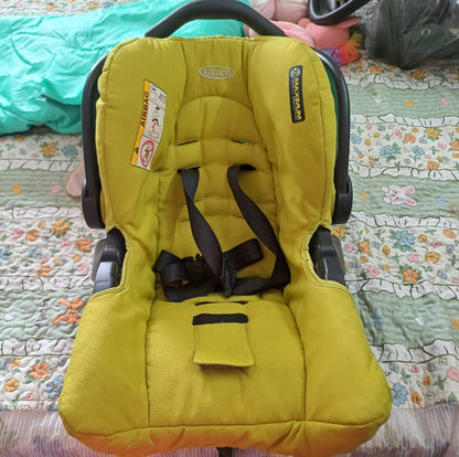 Graco infant car seat / carry cot Stroller / Pram