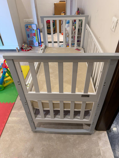 Babyhug Chester Baby Wooden Cot with Wheels | Excellent Condition