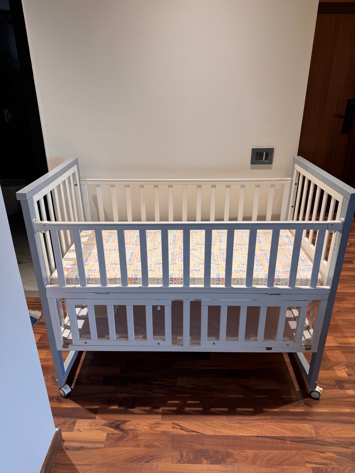 Hunyhuny Pinewood Multifunctional Baby Bed / Crib With Rocking Cot
