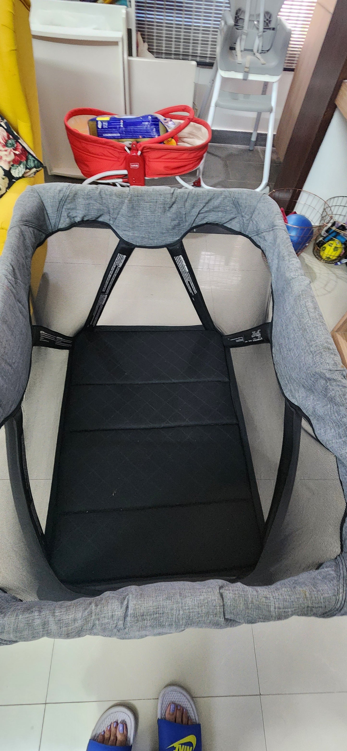 Nuna SENA Aire Travel Cot & Playard