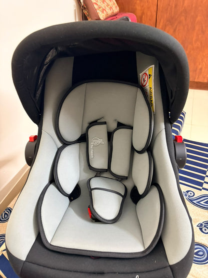 R for Rabbit Picabbo Car Seat Cum Carry Cot with Rocking Base