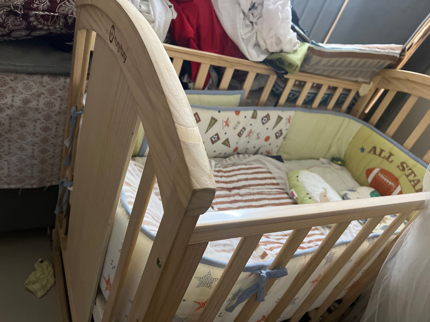 Huny huny  Baby bed and rocker 2in 1