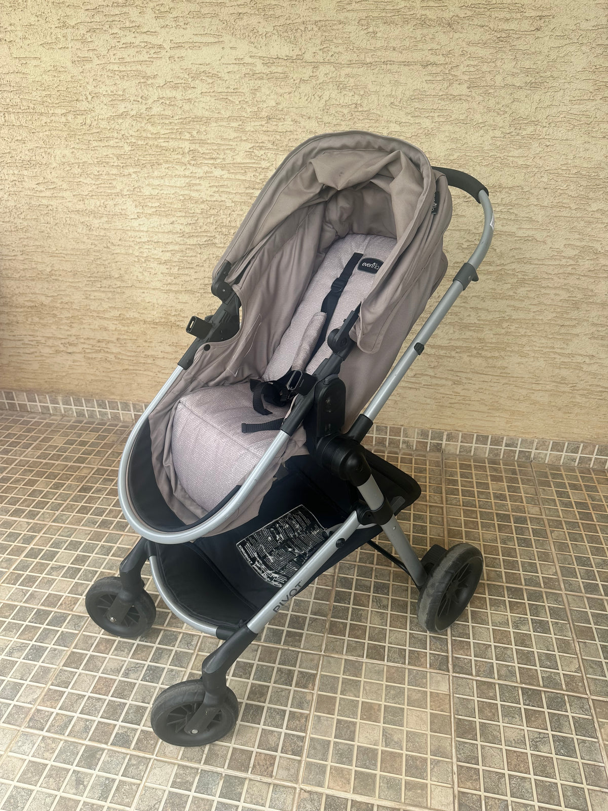 Evolve Pivot Stroller