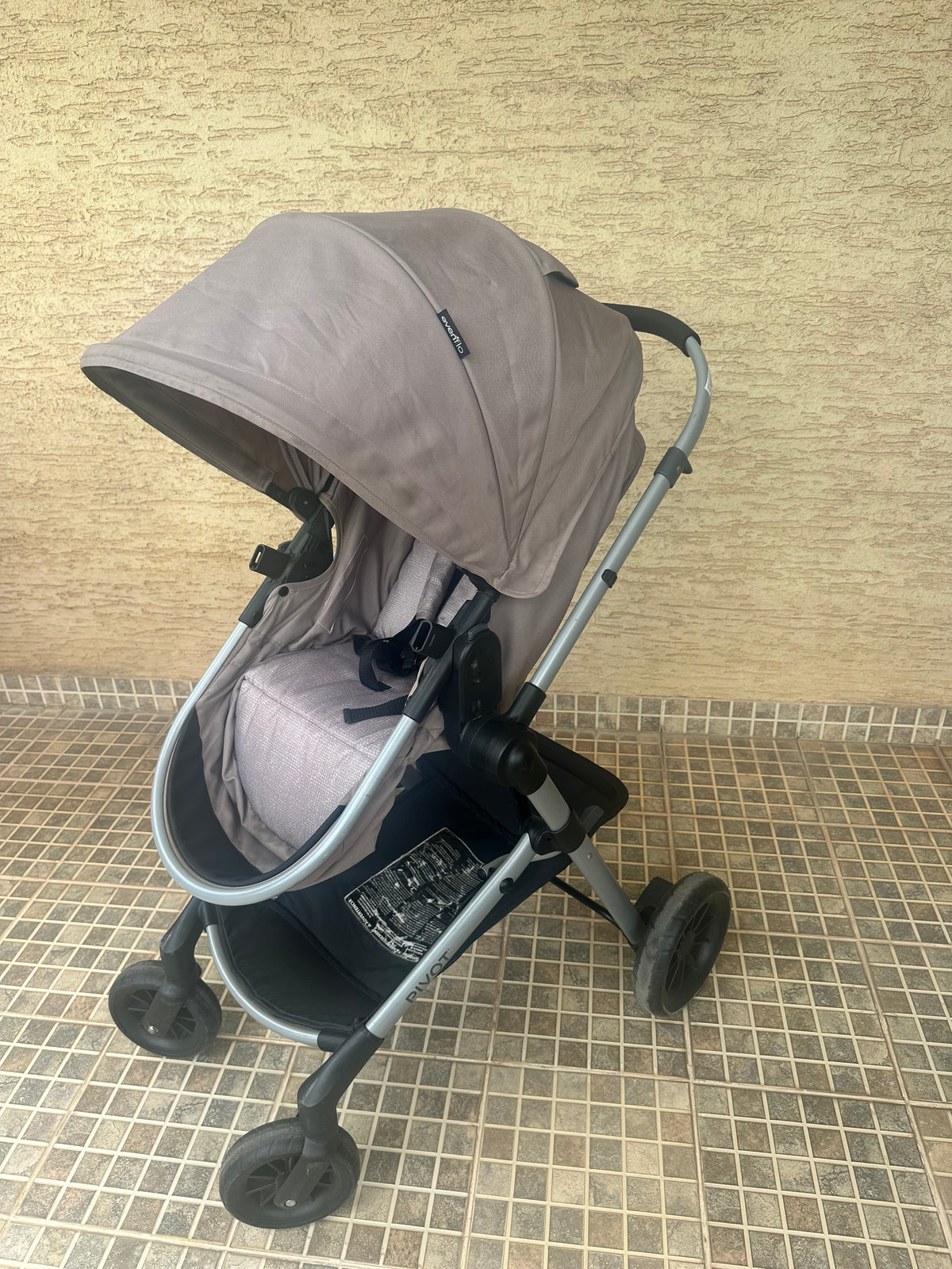 Evolve Pivot Stroller