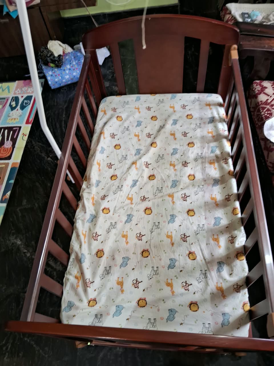 Babyhug Wooden Cot With Baby Mattress and Blanket