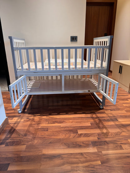 Hunyhuny Pinewood Multifunctional Baby Bed / Crib With Rocking Cot