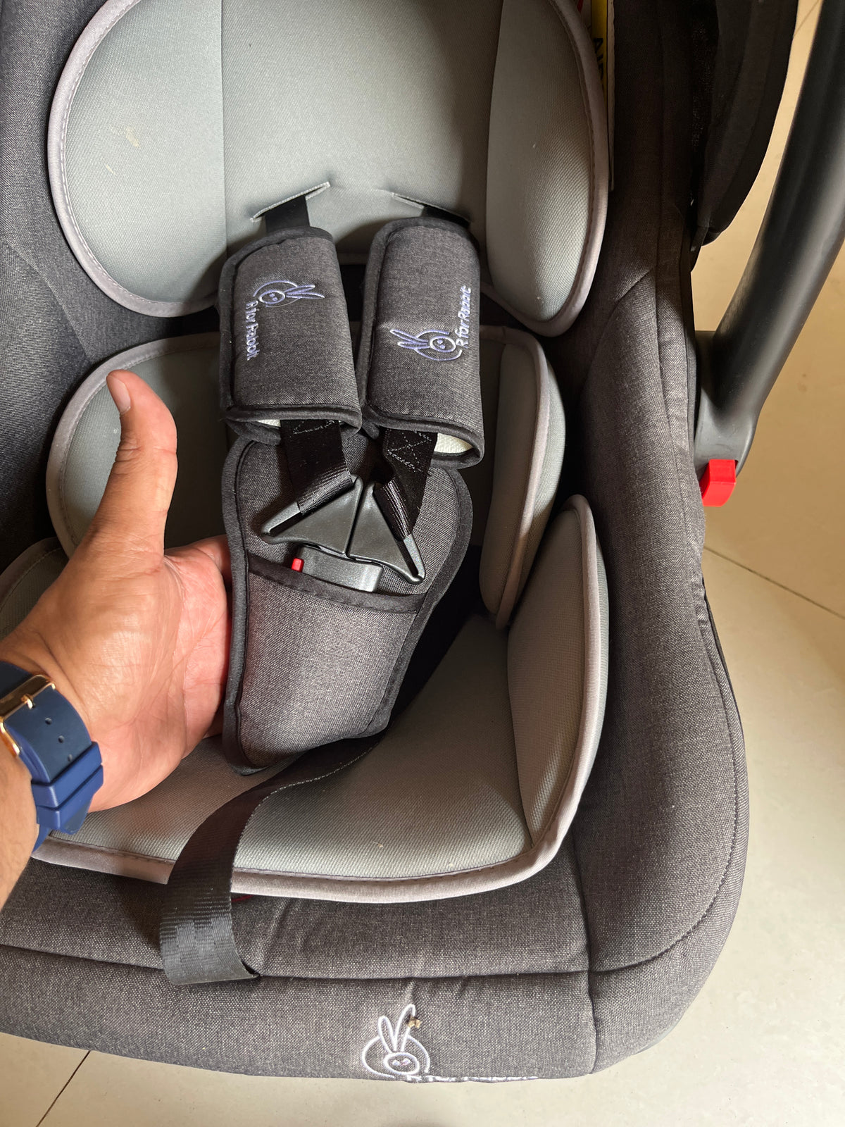 R for Rabbit Picaboo Grand 4in1 with Base Carry Cot