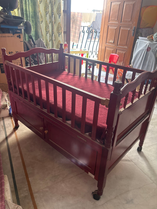 Babyhug Crib