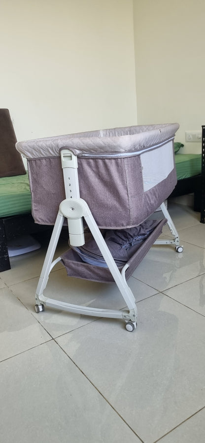 Star and Daisy Cradle with Wakefit Baby Mattress