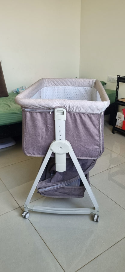 Star and Daisy Cradle with Wakefit Baby Mattress