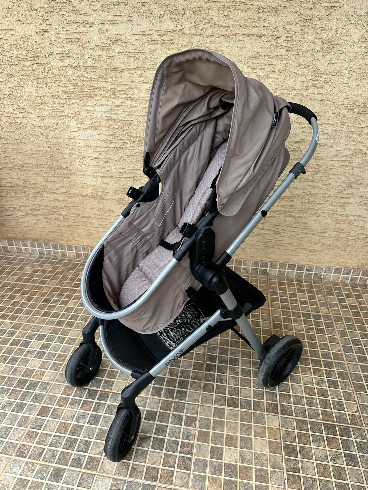 Evolve Pivot Stroller