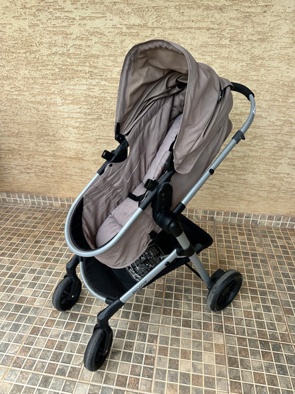 Evolve Pivot Stroller