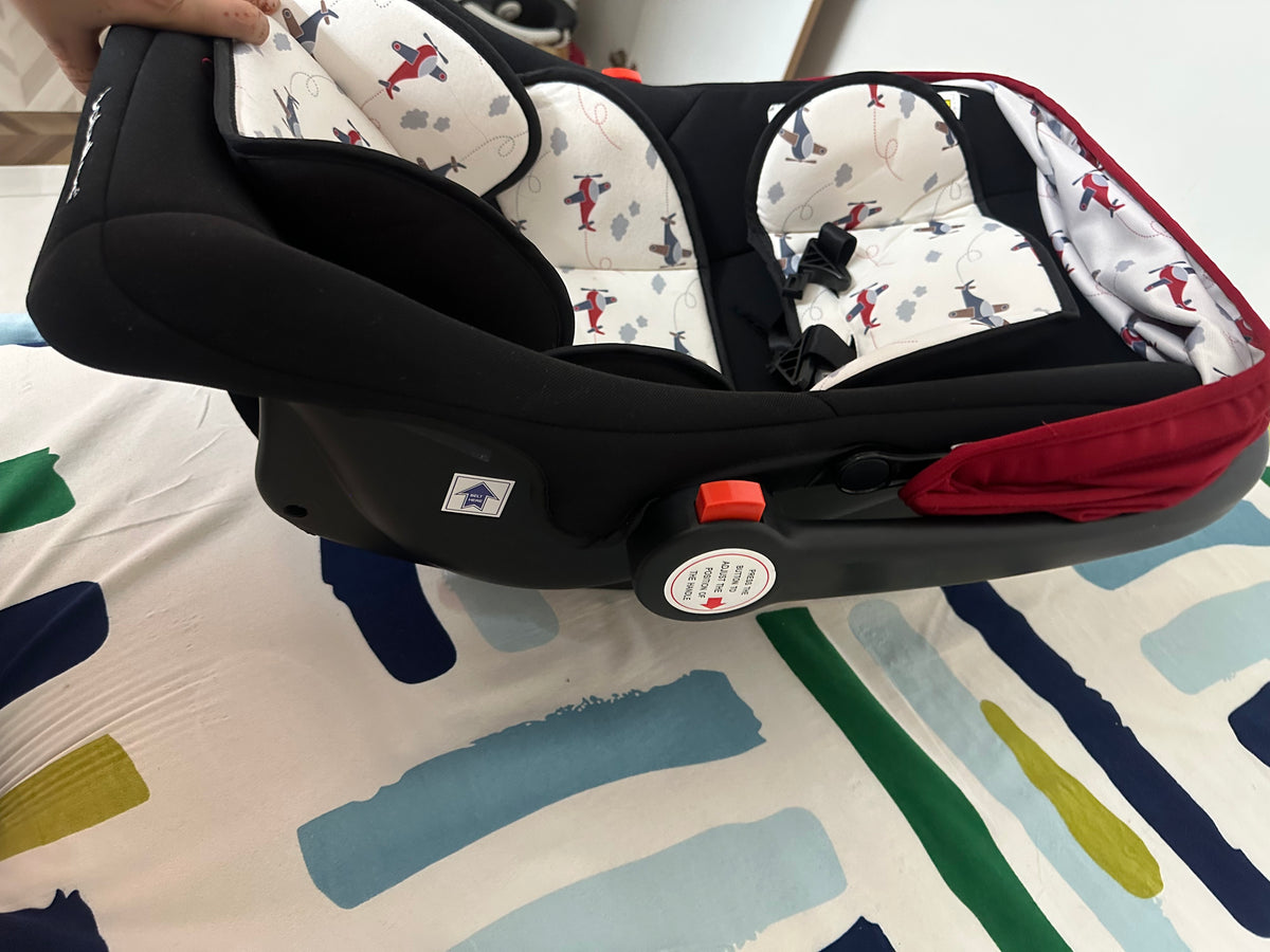 Babyhug Baby Car Seat Cum Carry Cot