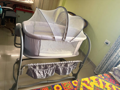STAR AND DAISY Mastela Deluxe 3-in-1 Baby Bassinet with Automatic Swing Rocker