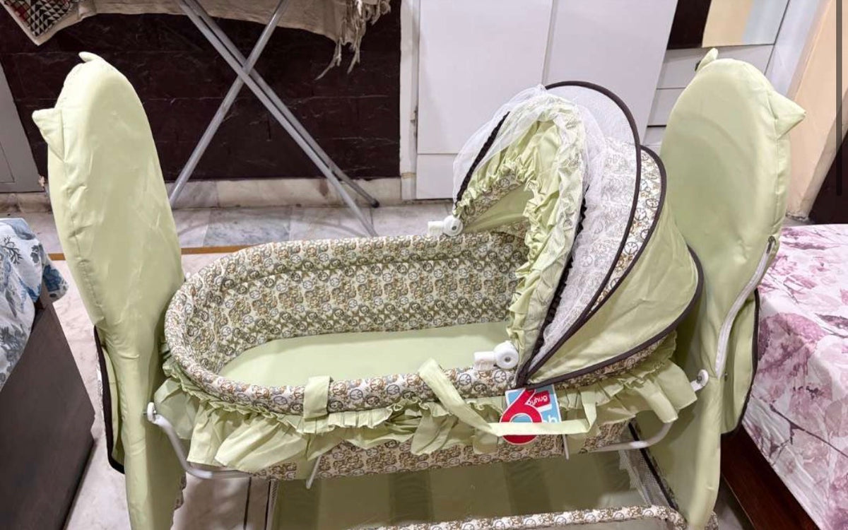 Babyhug 2-in-1 Cradle cum Bassinet