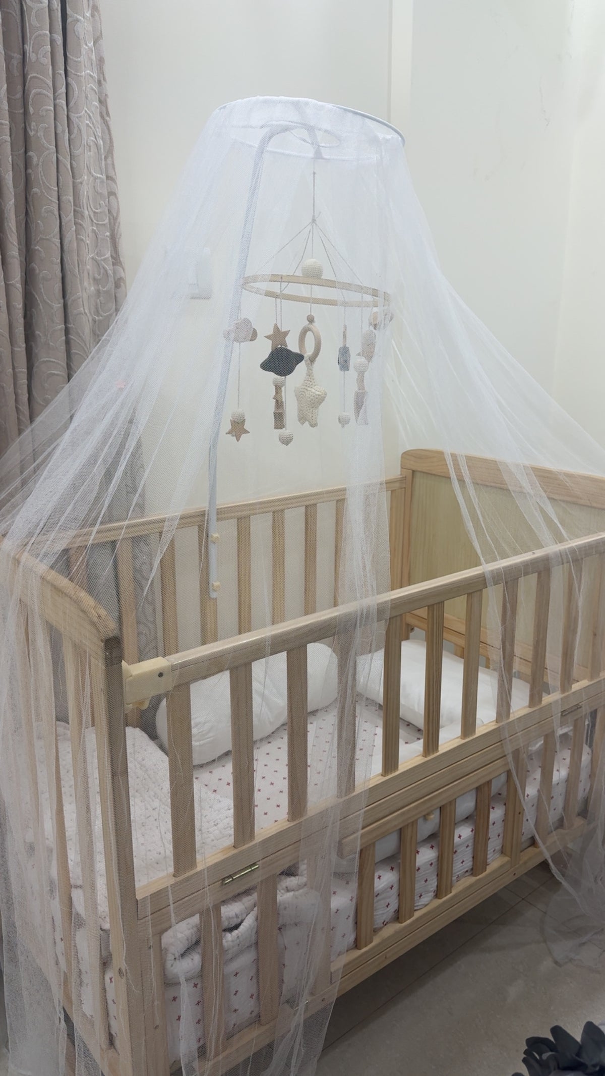 Babyhug 6-in-1 Cot with Mattress & Crib Hanger