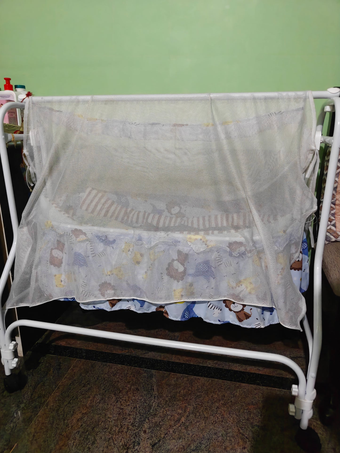 FirstCry Cradle Bassinet/Cradle